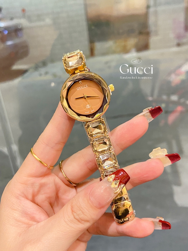 ブランド時計背面デザイン